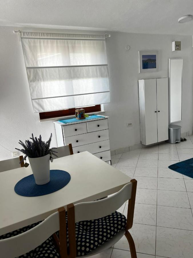Apartments Milicevic Рогозниця Екстер'єр фото