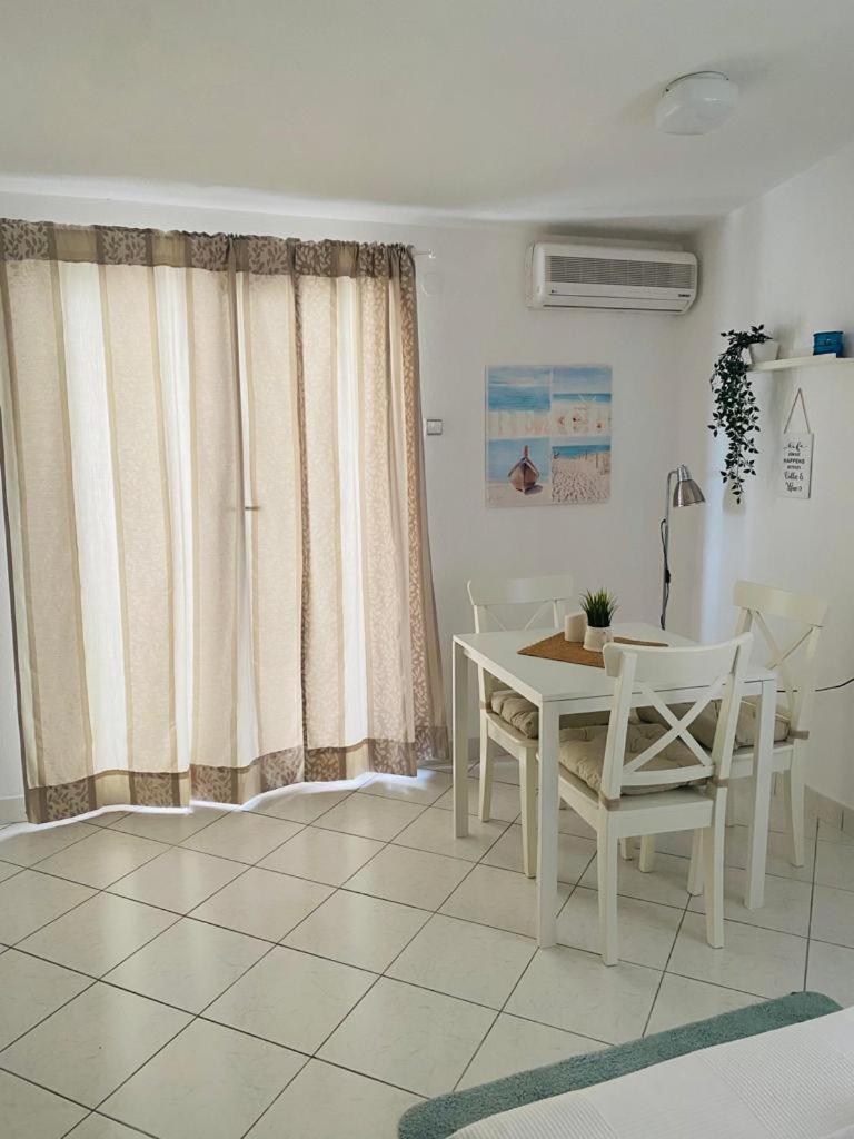 Apartments Milicevic Рогозниця Екстер'єр фото